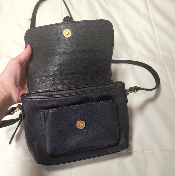 ⚡️EVERYTHING MUST GO⚡️Crossbody purse⚡️WHOLE PAGE $25 &UNDER⚡️ - Picture 5 of 7